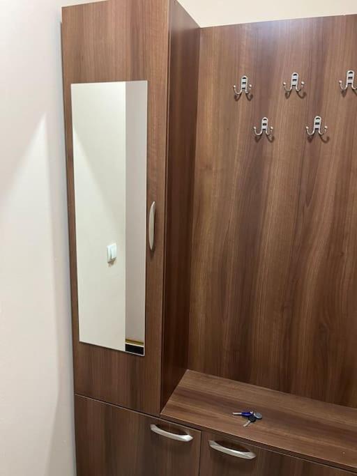 Shesh Hostel Приштина Экстерьер фото