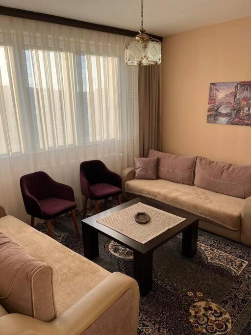 Shesh Hostel Приштина Экстерьер фото