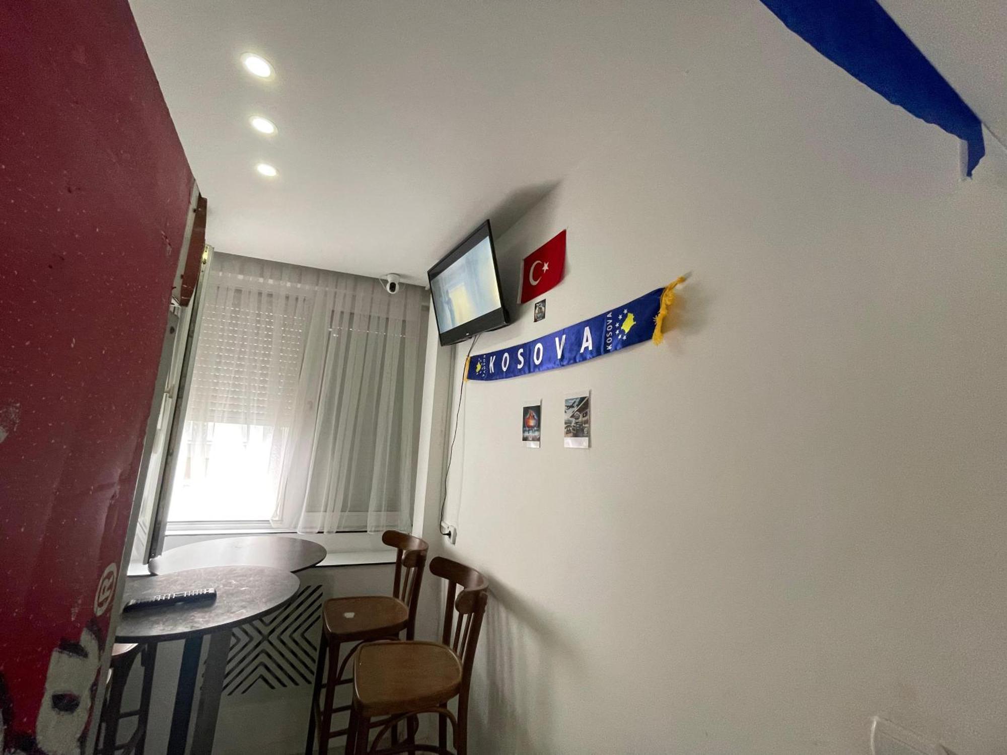 Shesh Hostel Приштина Экстерьер фото