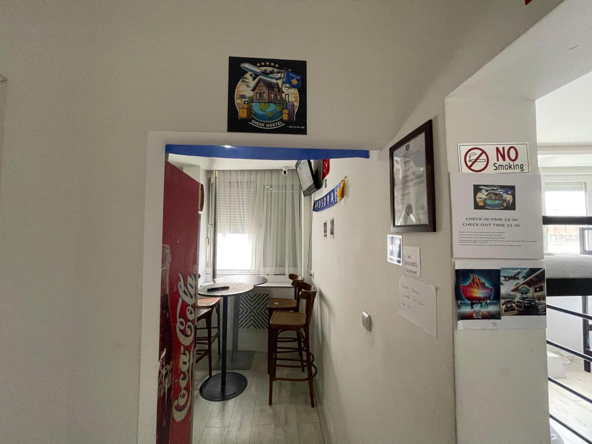 Shesh Hostel Приштина Экстерьер фото