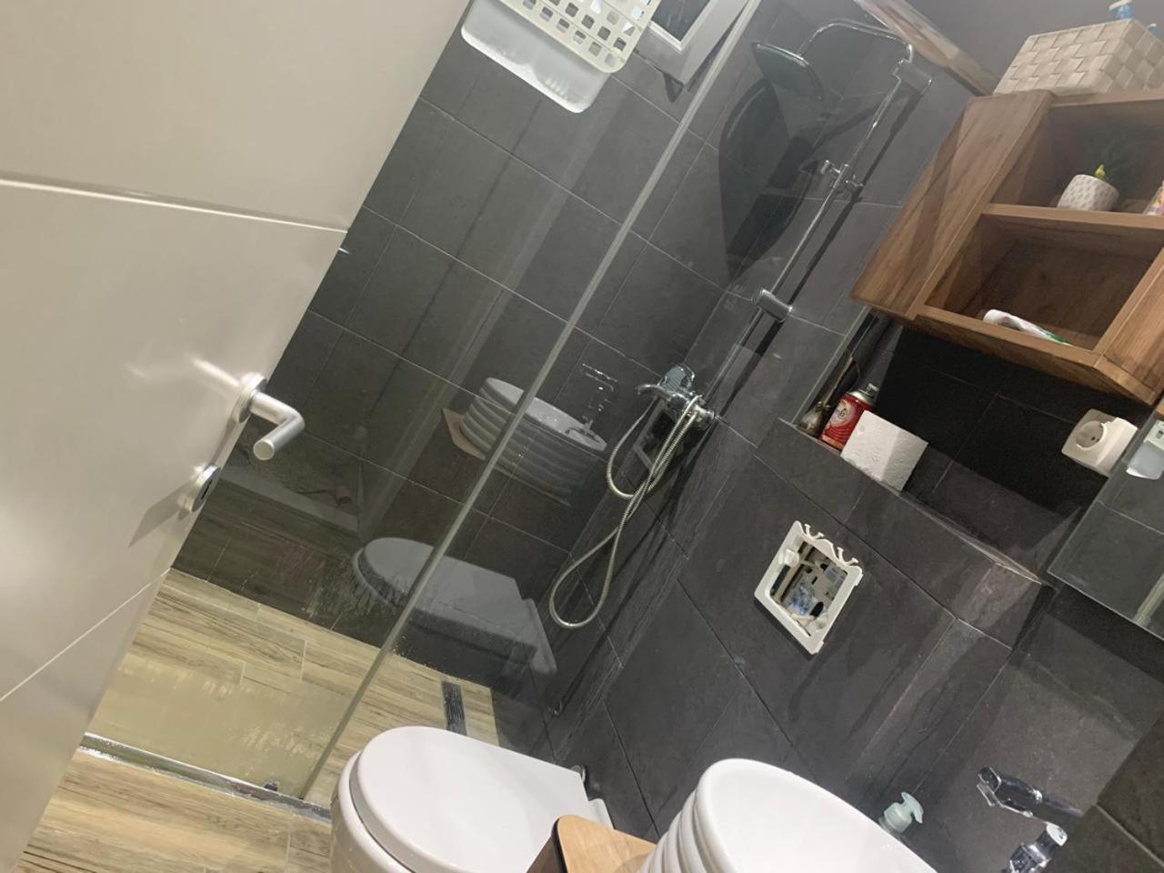 Shesh Hostel Приштина Экстерьер фото