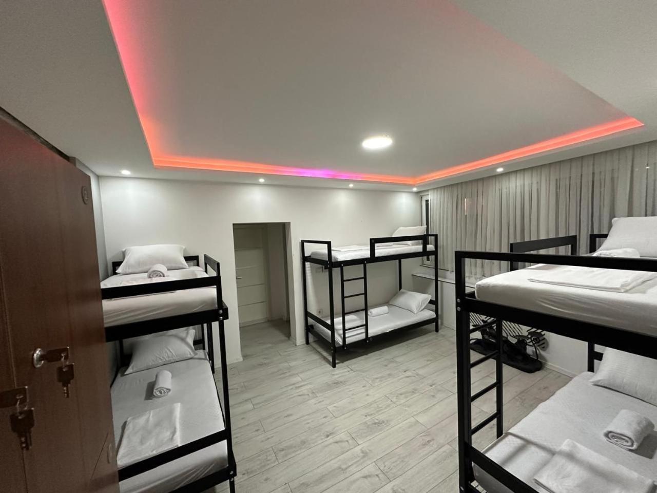 Shesh Hostel Приштина Экстерьер фото