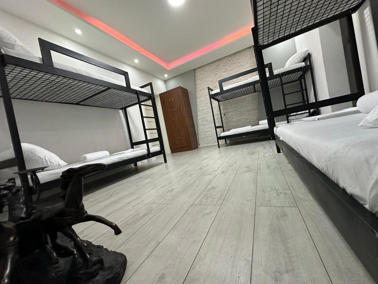 Shesh Hostel Приштина Экстерьер фото