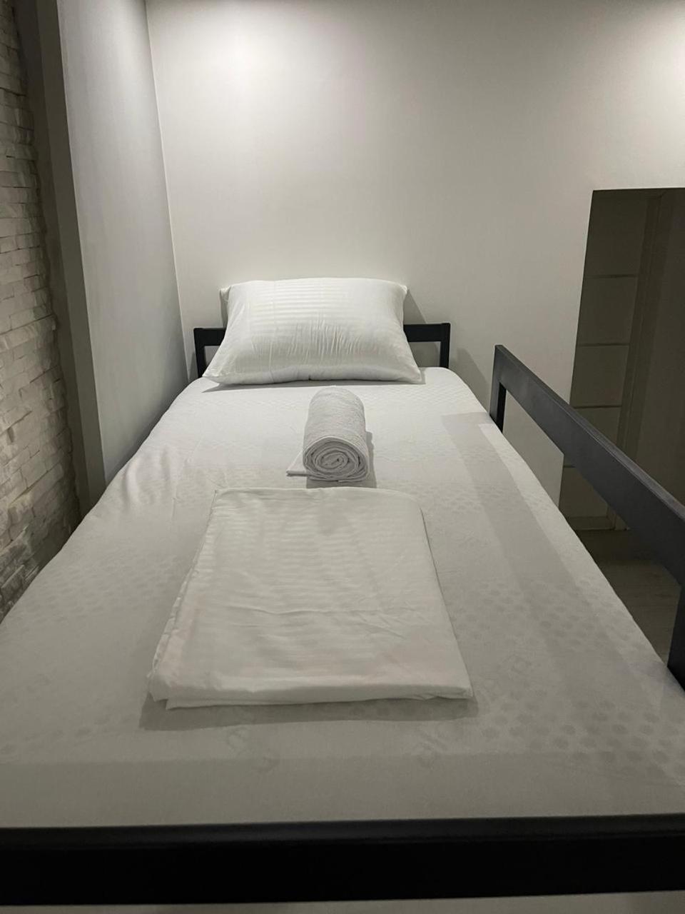 Shesh Hostel Приштина Экстерьер фото
