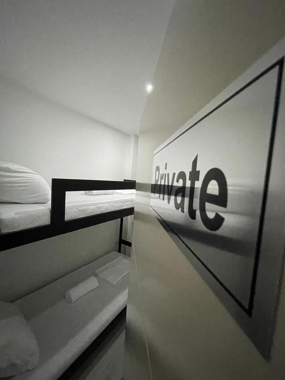 Shesh Hostel Приштина Экстерьер фото
