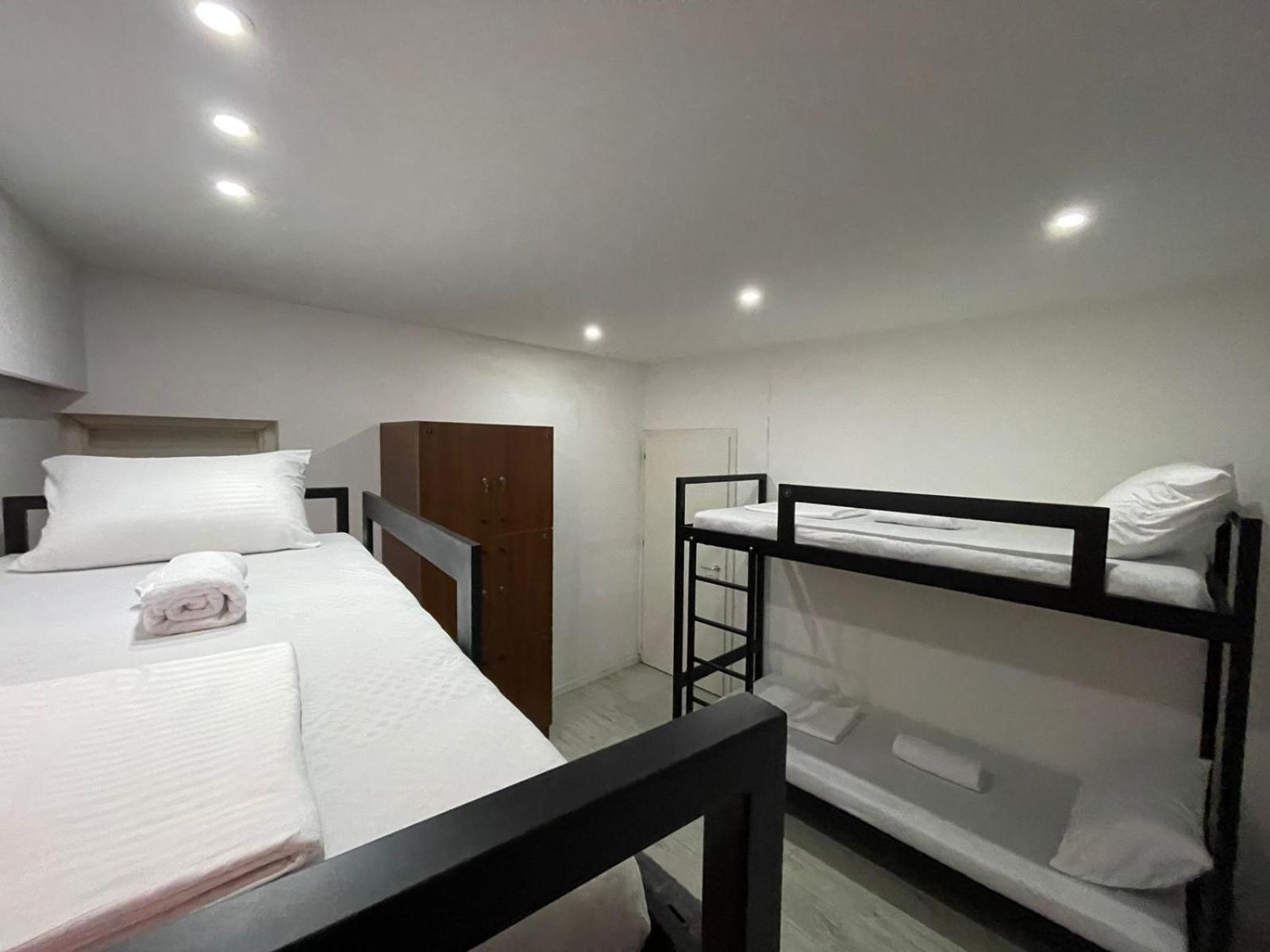 Shesh Hostel Приштина Экстерьер фото