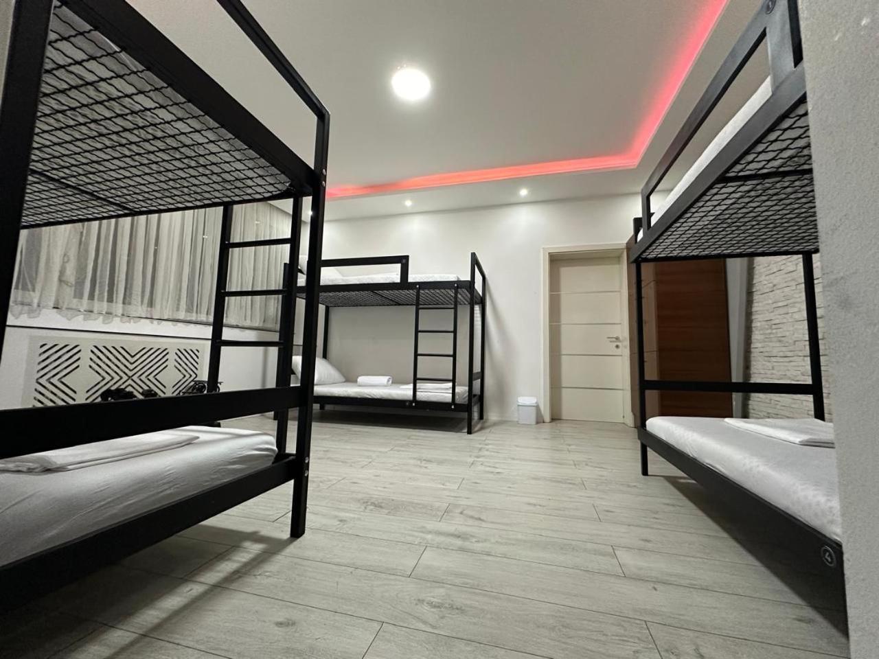 Shesh Hostel Приштина Экстерьер фото
